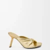 Sandalia suave «Pebble» en piel de cordero laminada