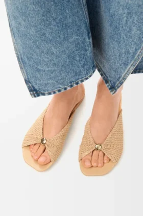 Sandalia suave «Pebble» en tela con efecto rafia