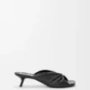 Sandalia tipo «slide» de piel de cordero napa con relieve «Pebble Soft»