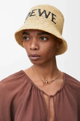 Sombrero de rafia