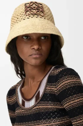 Sombrero tipo bucket Anagram de rafia y piel de becerro