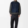 Sudadera con capucha híbrida con cremallera, confeccionada en piel de cabra de gamuza y mezcla de lana Sudadera con capucha híbrida con cremallera, confeccionada en piel de cabra de gamuza y mezcla de lana