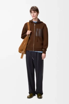 Sudadera con capucha y cremallera de lana