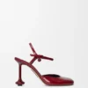 Zapatos de tacón con correa al tobillo «Toy Pump» en piel de cordero charol suave Zapatos de tacón con correa al tobillo «Toy Pump» en piel de cordero charol suave
