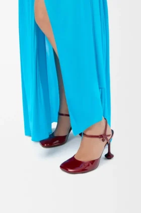 Zapatos de tacón con correa al tobillo «Toy Pump» en piel de cordero charol suave