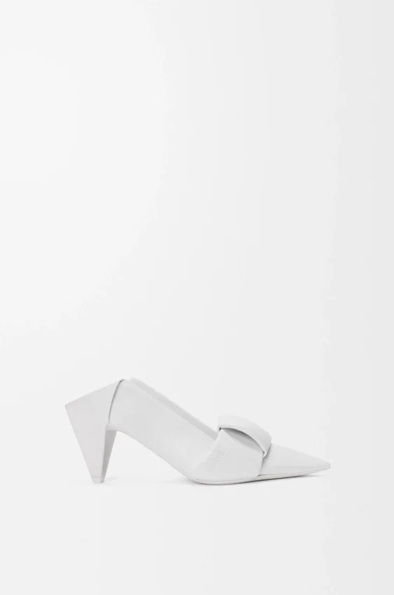 Zapatos de tacón con solapa tipo origami en piel de cordero Zapatos de tacón con solapa tipo origami en piel de cordero